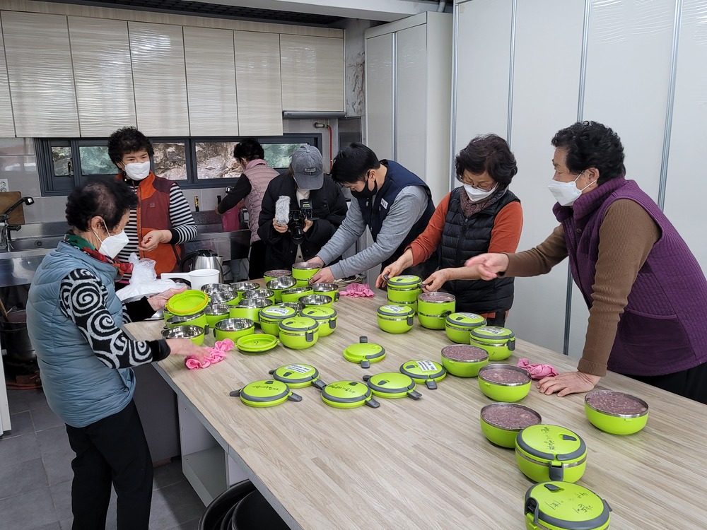 해돋이 청학마을 공동체 밑반찬 나눔 및 한글교실 촬영