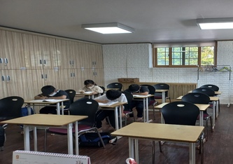 학습교실을 이용하는 아동들의 모습
